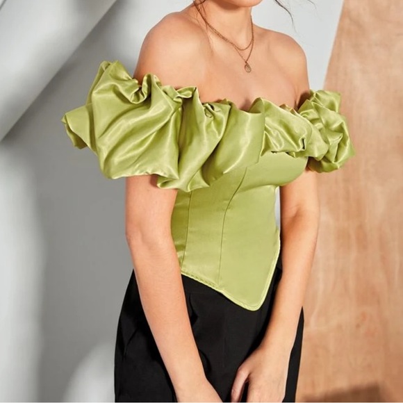 SHEIN X NAJILARAQUELDESIGNS Off Shoulder Asymmetrical Hem Top - Picture 5 of 9